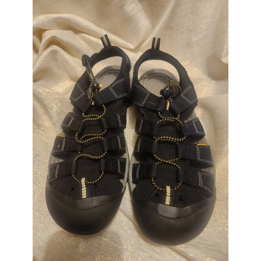 Men's Keen Newport H2 Water Sport Shoes Sandals Closed Toe Black Size 11.5